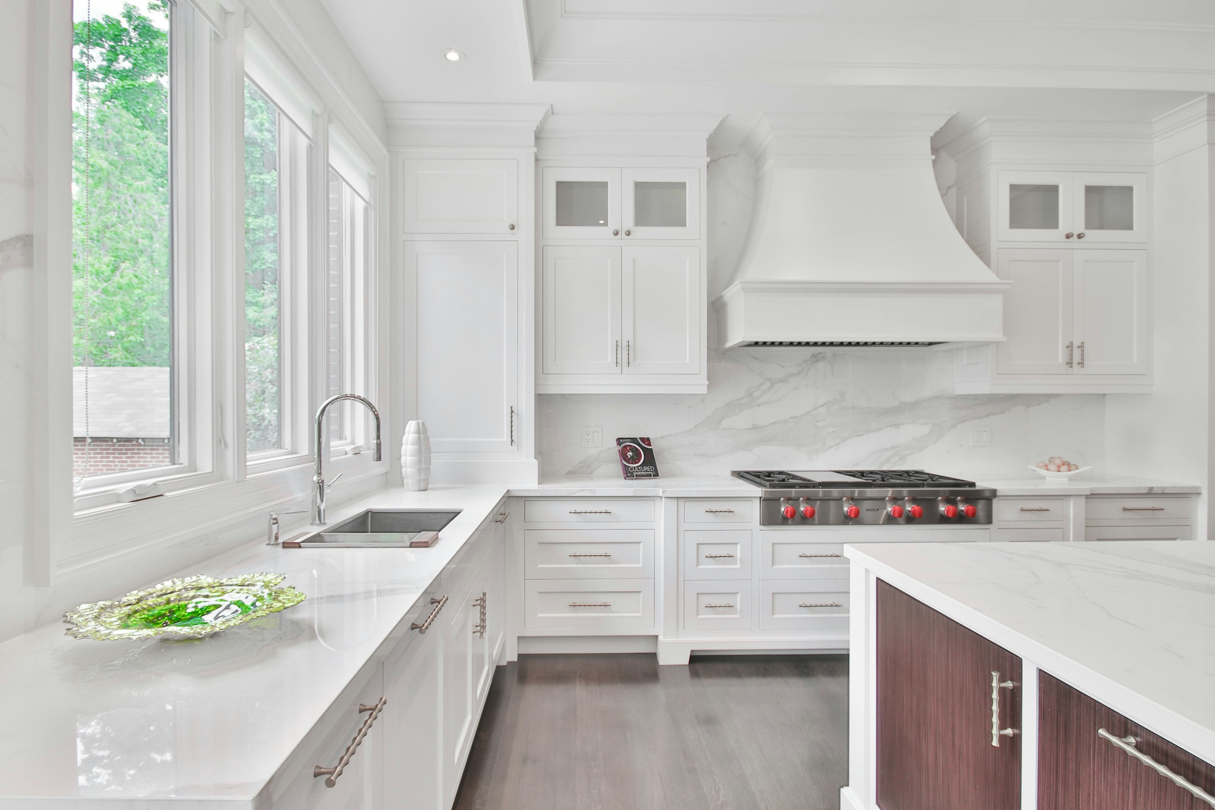 White Traditional kitchen design