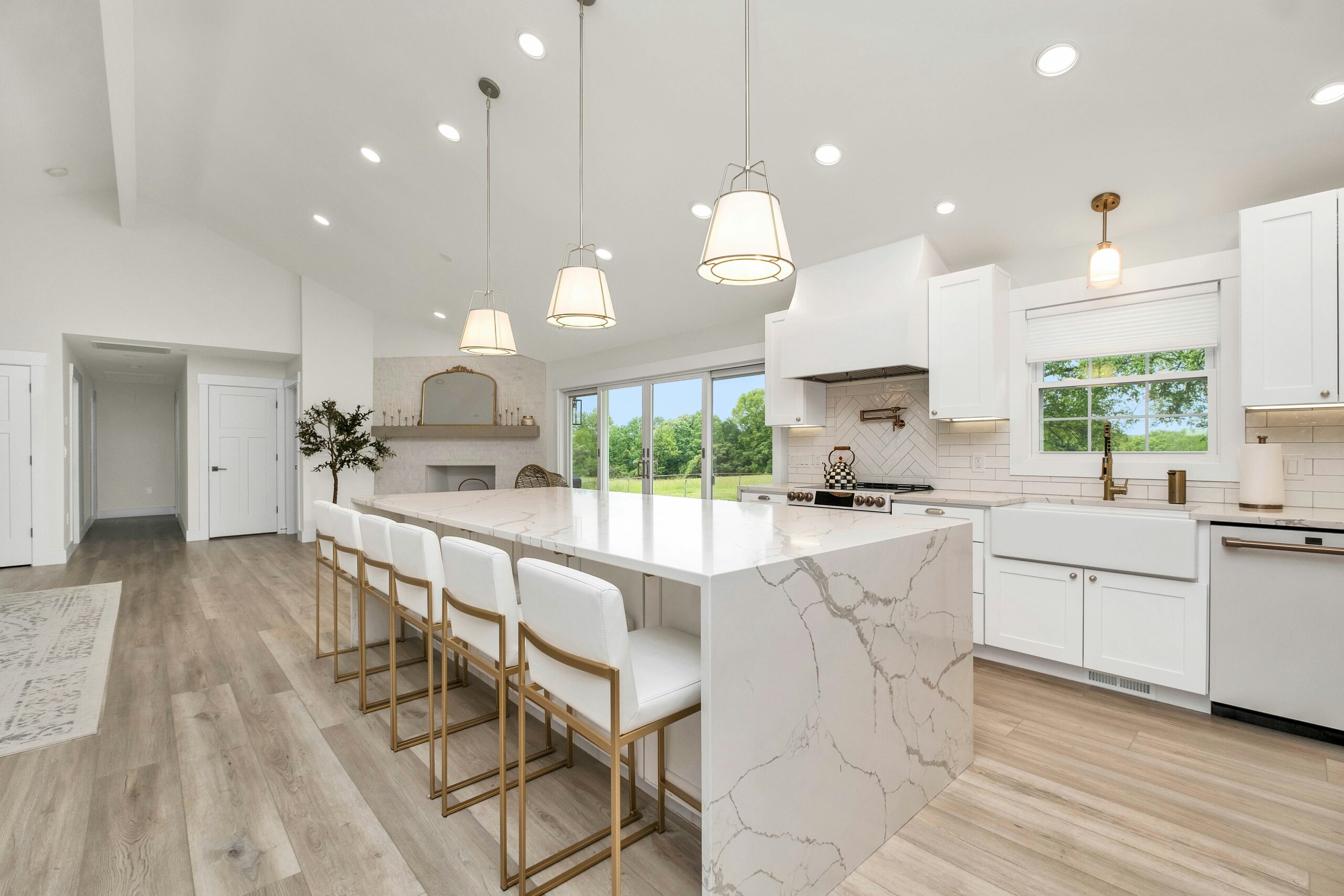 Vaulted Estate kitchen design